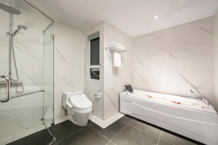 Shining Suite River View